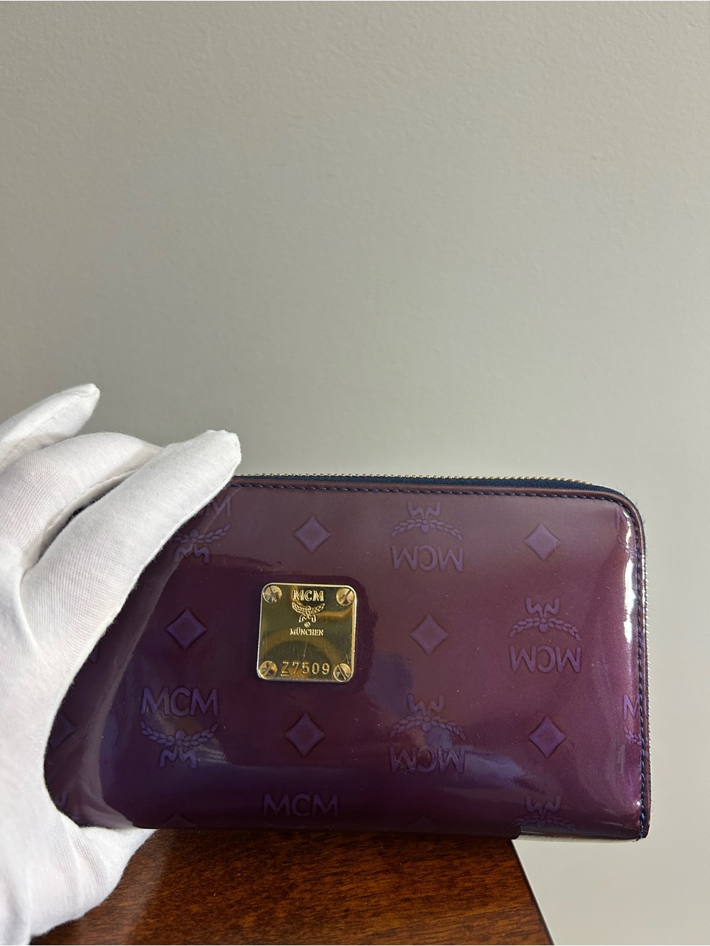 MCM Logo Patent Leather Zip-Around Long Wallet Full Inclusion - Purple/Blue